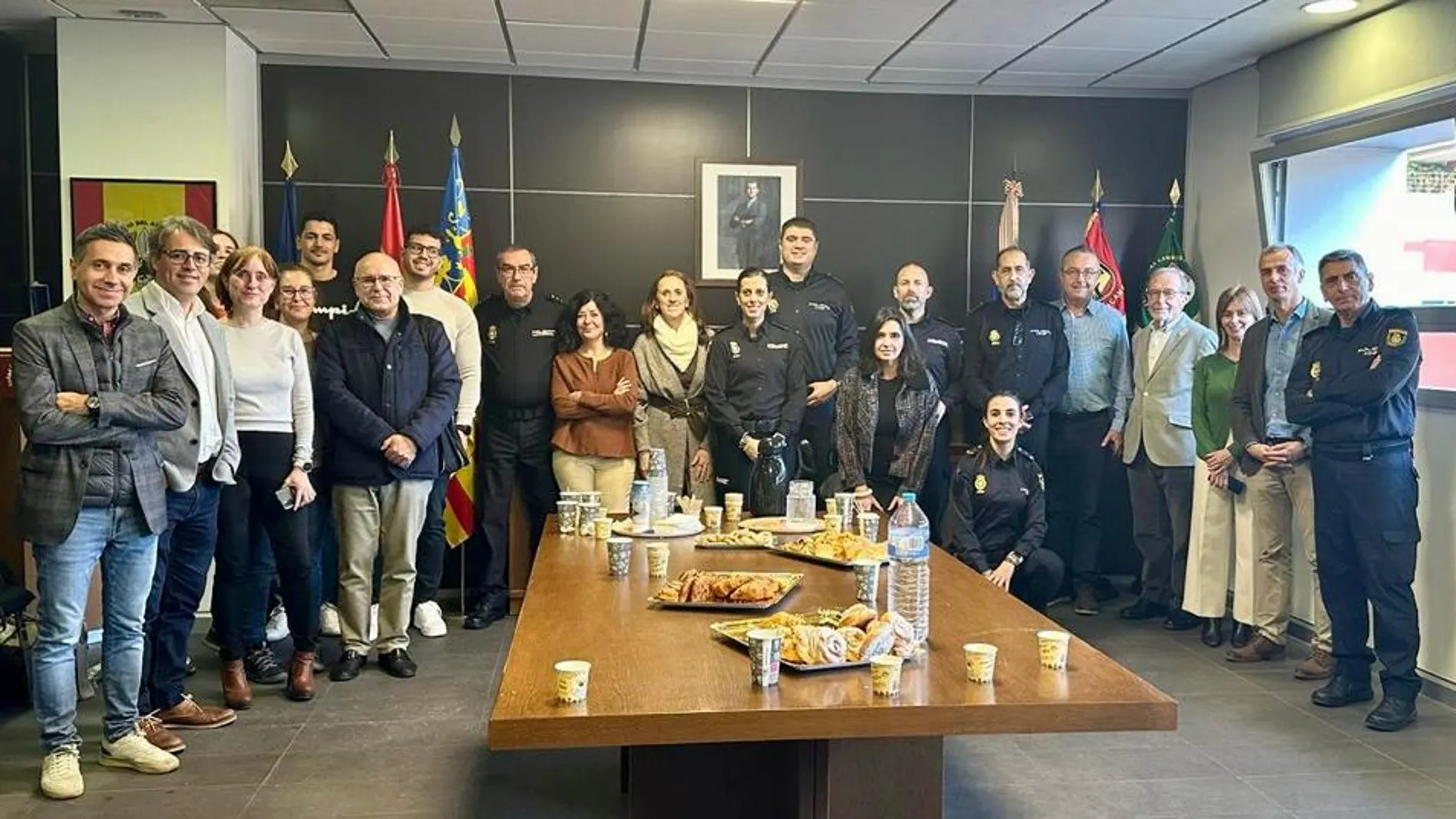 Encuentro de la Policía Nacional con los medios de comunicación de Alicante.