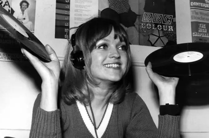 Muere Annie Nightingale, la primera DJ femenina de BBC Radio 1, a los 83 años