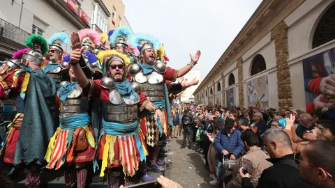 El Carnaval de Cádiz dará el pistoletazo de salida el día 10 de febrero con el pregón y concluirá el 18 con la quema de la Bruja Piti