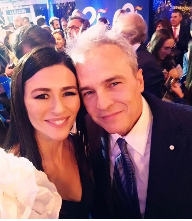 Marilia con David Summers en la fiesta del 25 aniversario del periódico La Razón