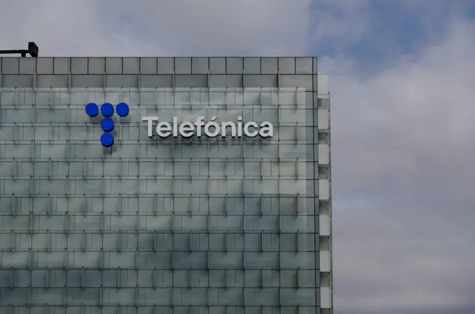 Telefónica España aprueba una subida salarial el 3,1% y un plus consolidable de 150 euros