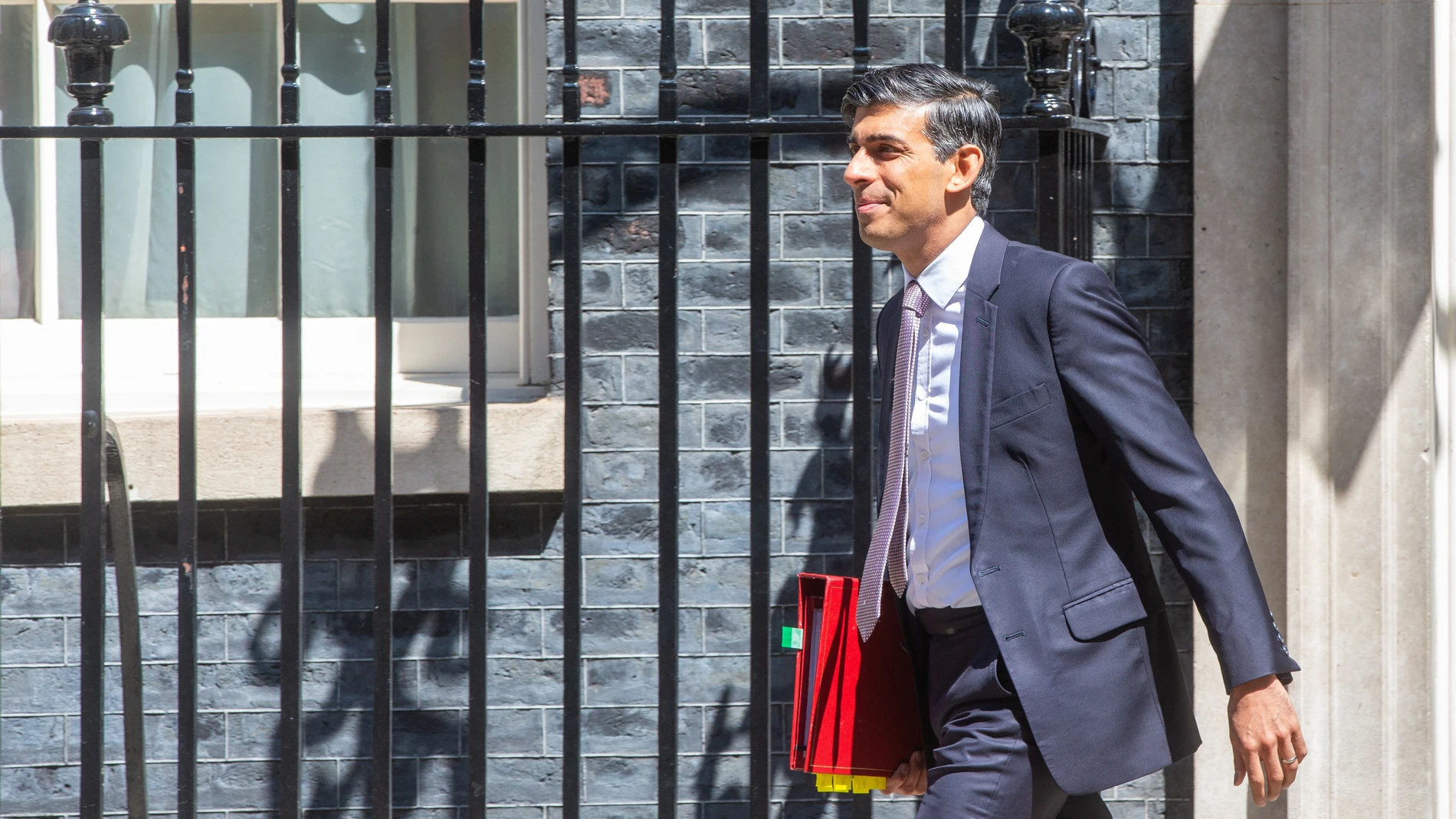 June 14, 2023, London, England, United Kingdom: UK Prime Minister RISHI SUNAK leaves 10 Downing Street ahead of the weekly Prime Minister's Questions session in the House of Commons. (Foto de ARCHIVO)14/06/2023