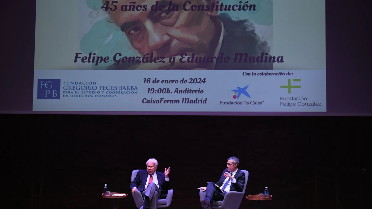 Felipe González alerta de que la Constitución está “amenazada” por “ataques despiadados” 