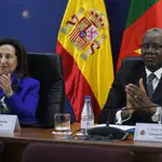 Robles firma con su homólogo de Camerún un acuerdo de cooperación en materia de defensa entre ambos países