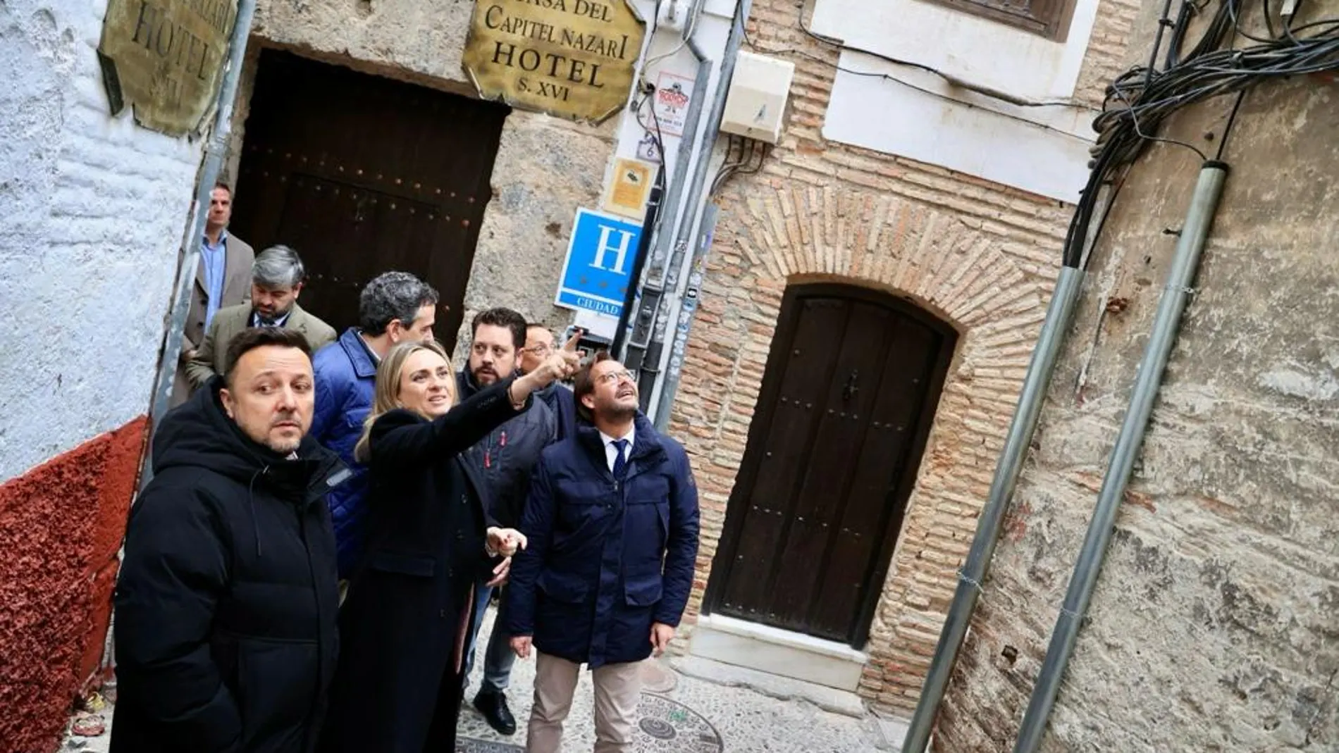 La alcaldesa visitó las obras de mejora de la Ruta Turística de los Miradores en Granada