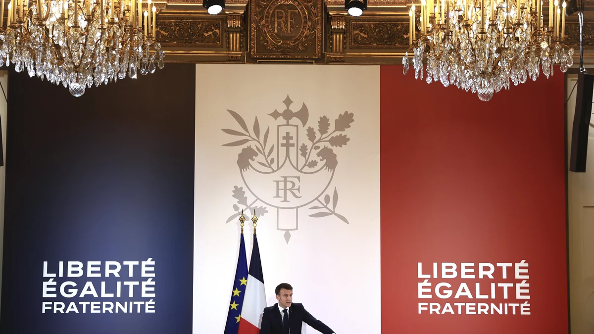Macron aboga por un rearme de los valores republicanos