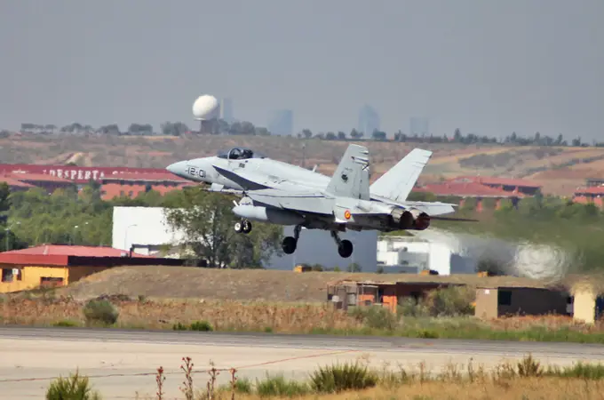 El Supremo confirma la sanción al piloto de un caza F-18 del Ejército del Aire por realizar una maniobra 