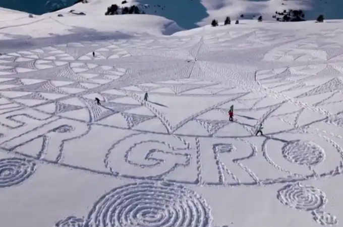 Así es la original protesta de Greenpeace en Davos