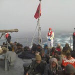 La Marina de Marruecos rescata a 76 migrantes de dos pateras que se dirigían a Canarias