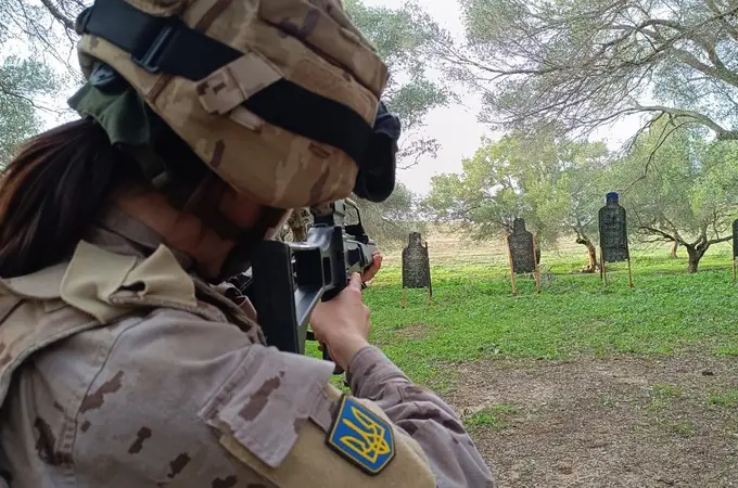 Así entrena el histórico Tercio de Armada español a militares ucranianos en tácticas de combate urbano 