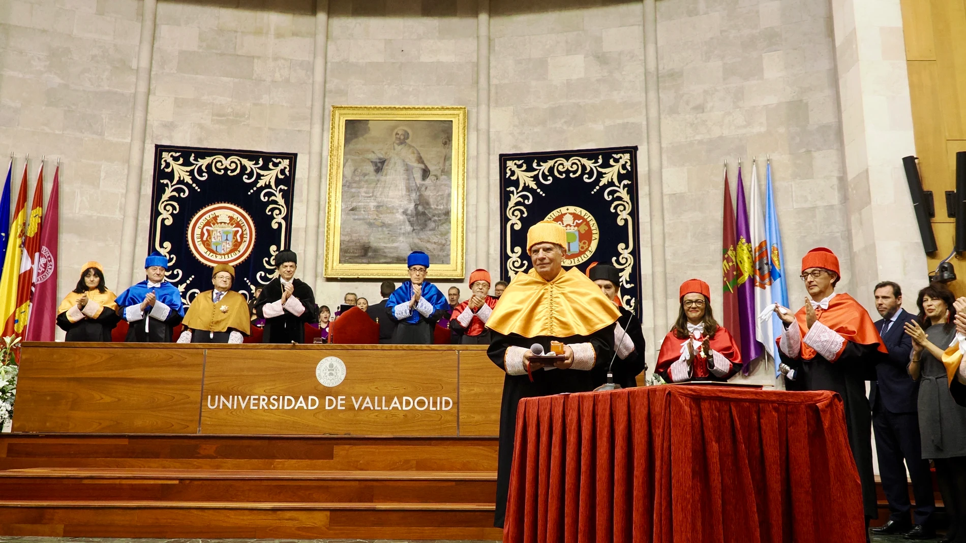Josep Borrell es investido doctor Honoris Causa por la Universidad de Valladolid