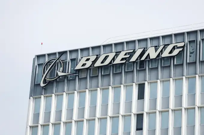 Boeing no gana para sustos: otro de sus aviones se incendia durante el despegue en Miami