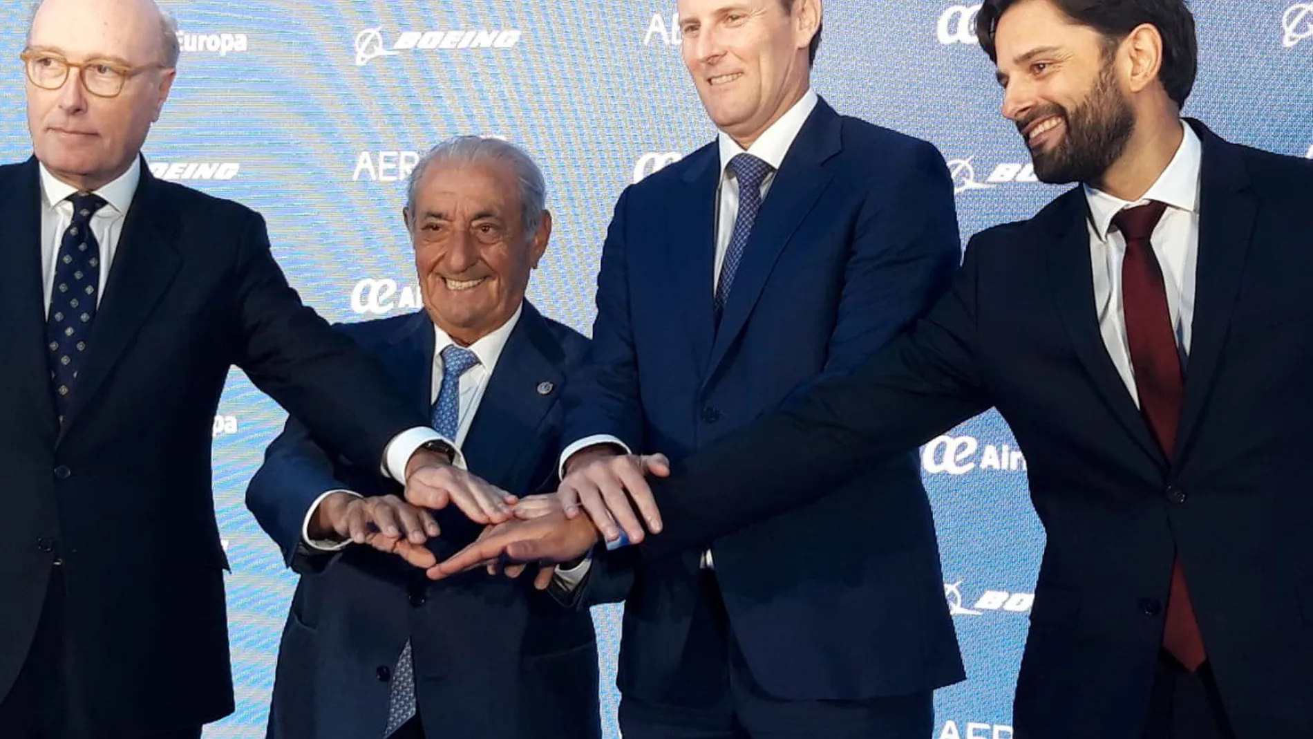 Juan Jose Hidalgo, presidente de Air Europa, en la presentación del 787 dreamliner