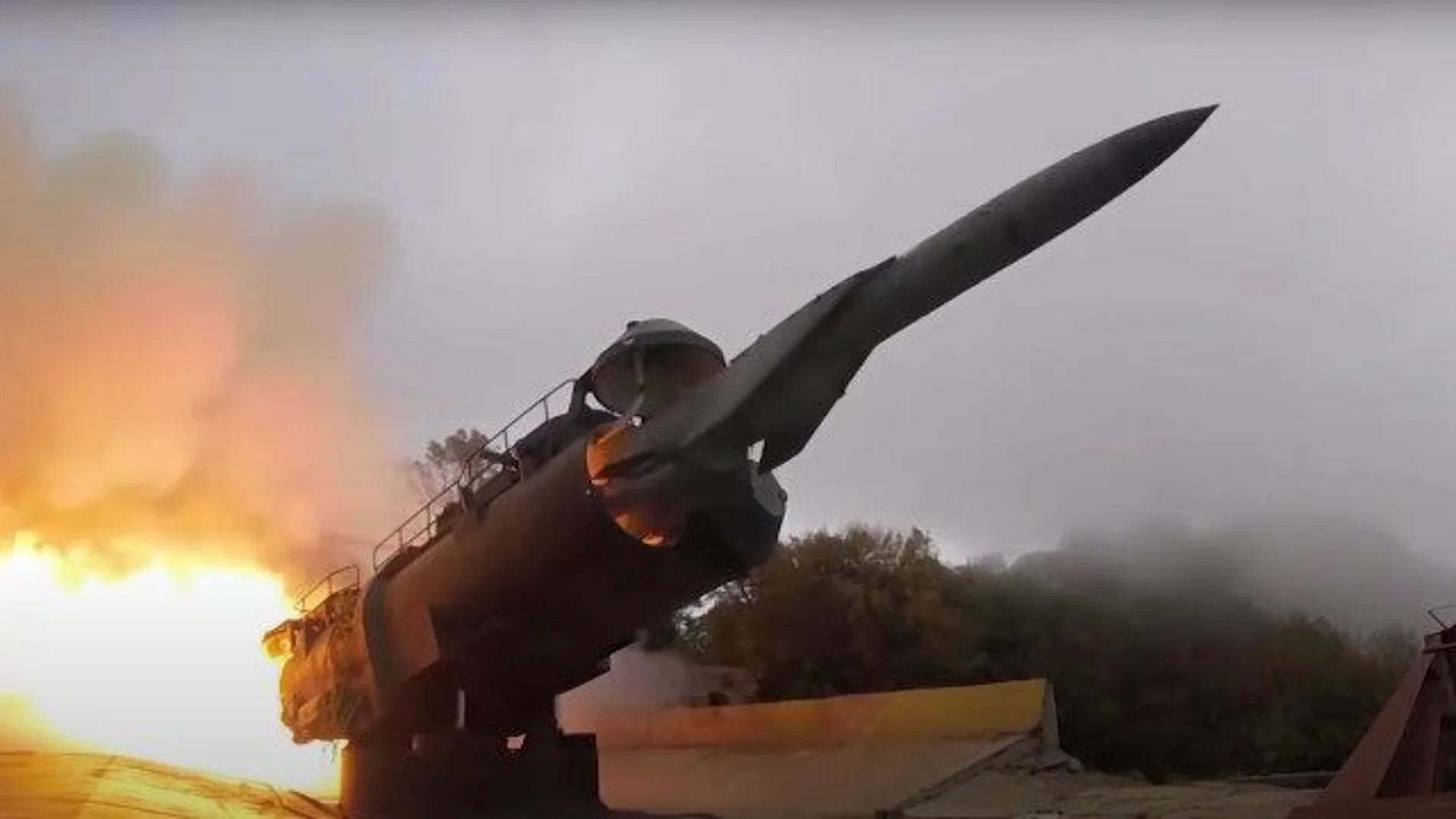 Rusia lanza sobre Ucrania su enorme misil P-35, una reliquia soviética de 4 toneladas