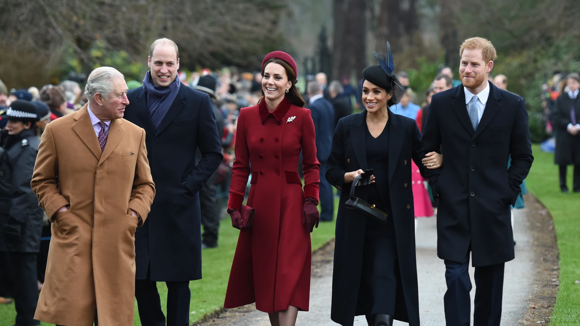 El Rey Carlos III, los príncipes de Gales y los duques de Sussex en Sandringham en 2018