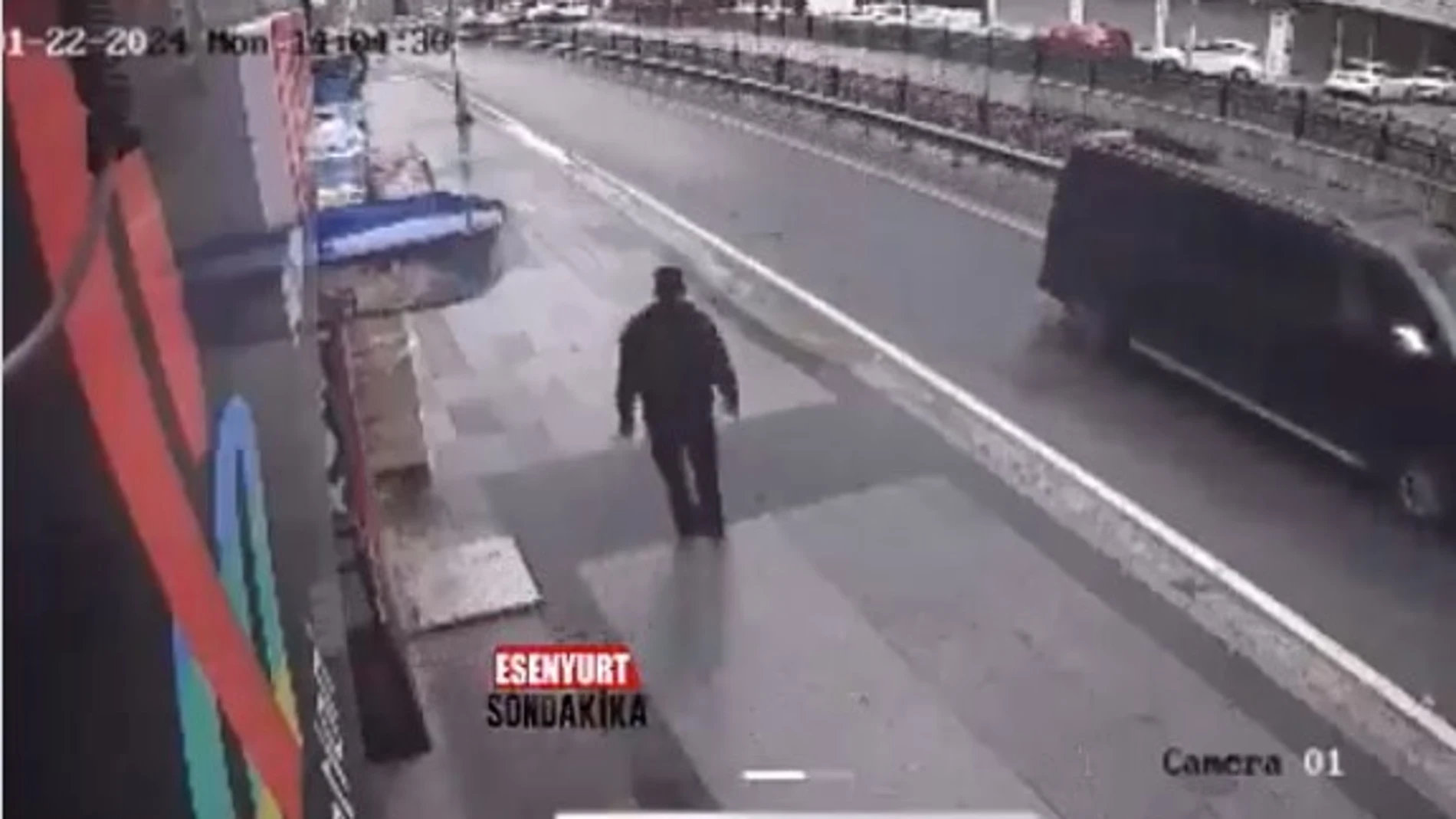 Buscan a un hombre que apuñaló a 11 personas "al azar" en Estambul