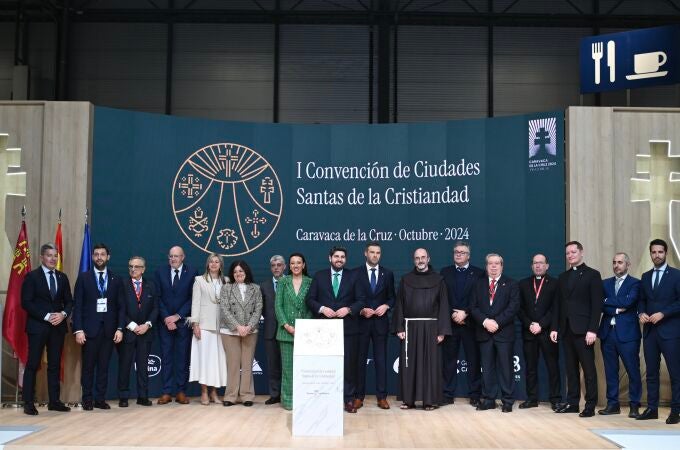 El jefe del Ejecutivo regional, Fernando López Miras, preside en Fitur el acto de presentación de la primera Convención de las Ciudades Santas de la Cristiandad
