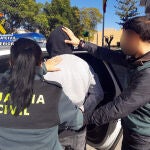 La Guardia Civil detiene a un joven y experimentado delincuente dedicado a robar en vehículos en Murcia y Santomera