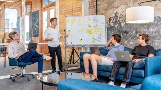 Ayudas e incentivos para emprendedores y startups en 2024.