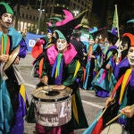 Luces, figuras, humor e ironía pintan el regreso del carnaval más largo del mundo