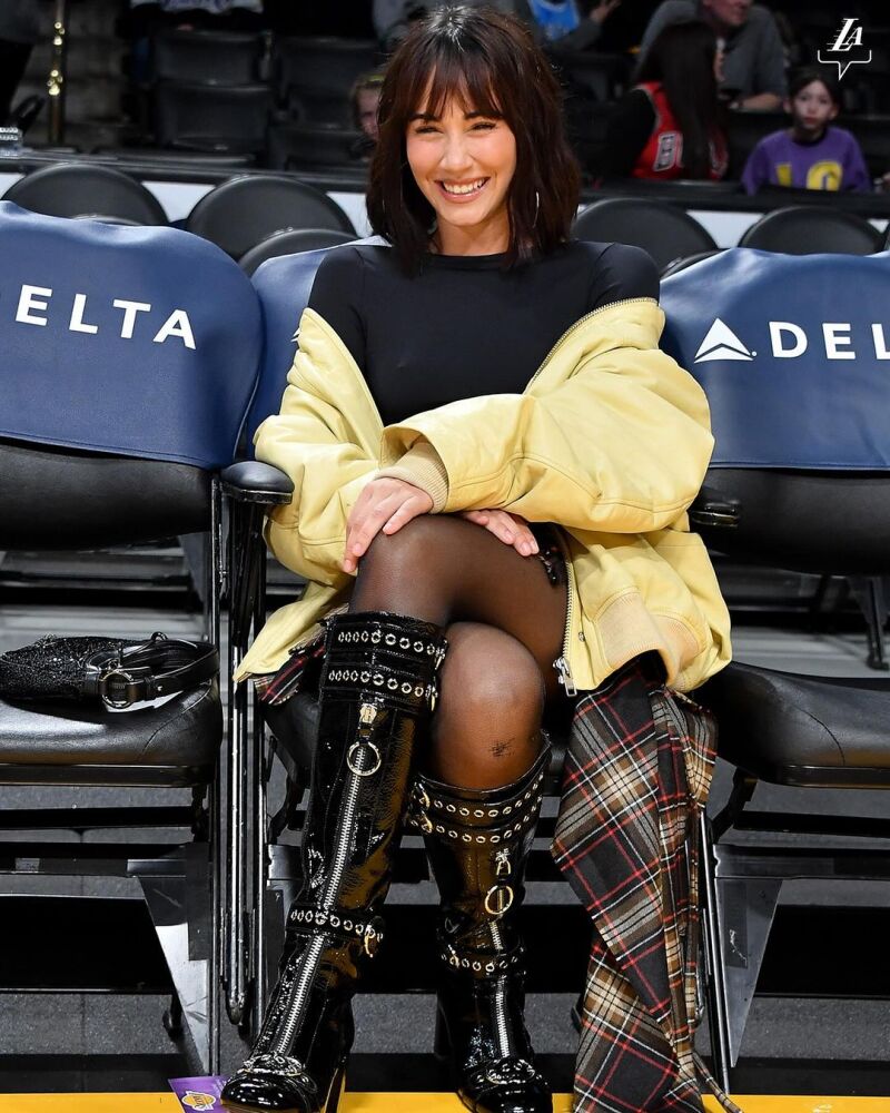 Aitana en el partido de los lakers.