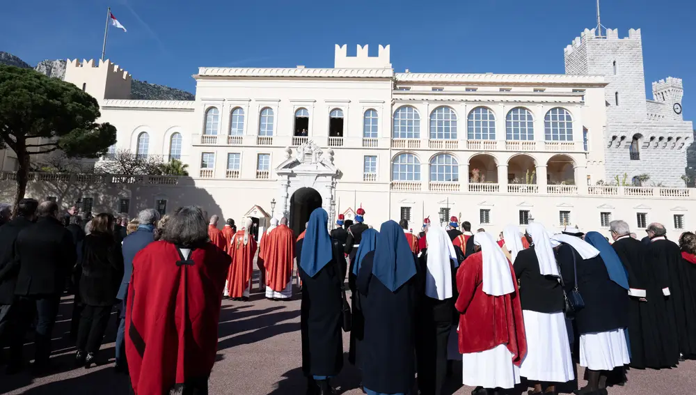 imagen de la procesión tras la misa de Santa Devota en Mónaco