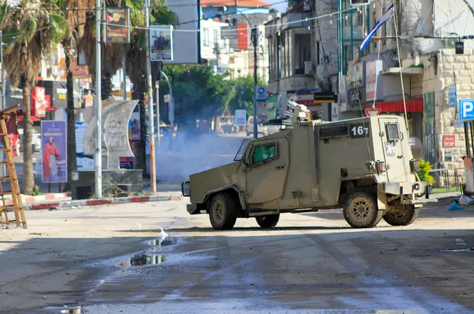 Un ataque con vehículo y hacha en el norte de Israel deja un soldado herido 