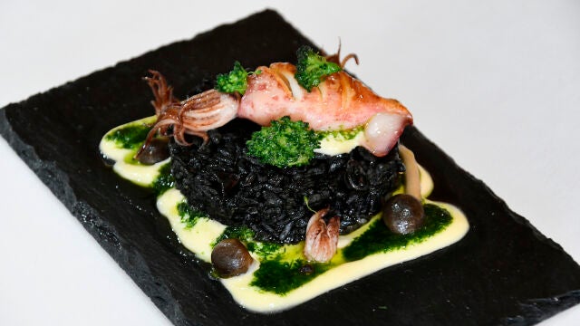 "Tierra, Mar y Fuego" es la propuesta de la Marina Arrocería de Benidorm (Alicante) para el concurso Tapa Fest.