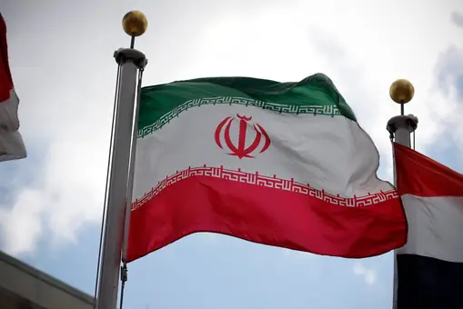 Estados Unidos asegura que responderá «de manera consecuente» mientras Irán se desvincula del ataque