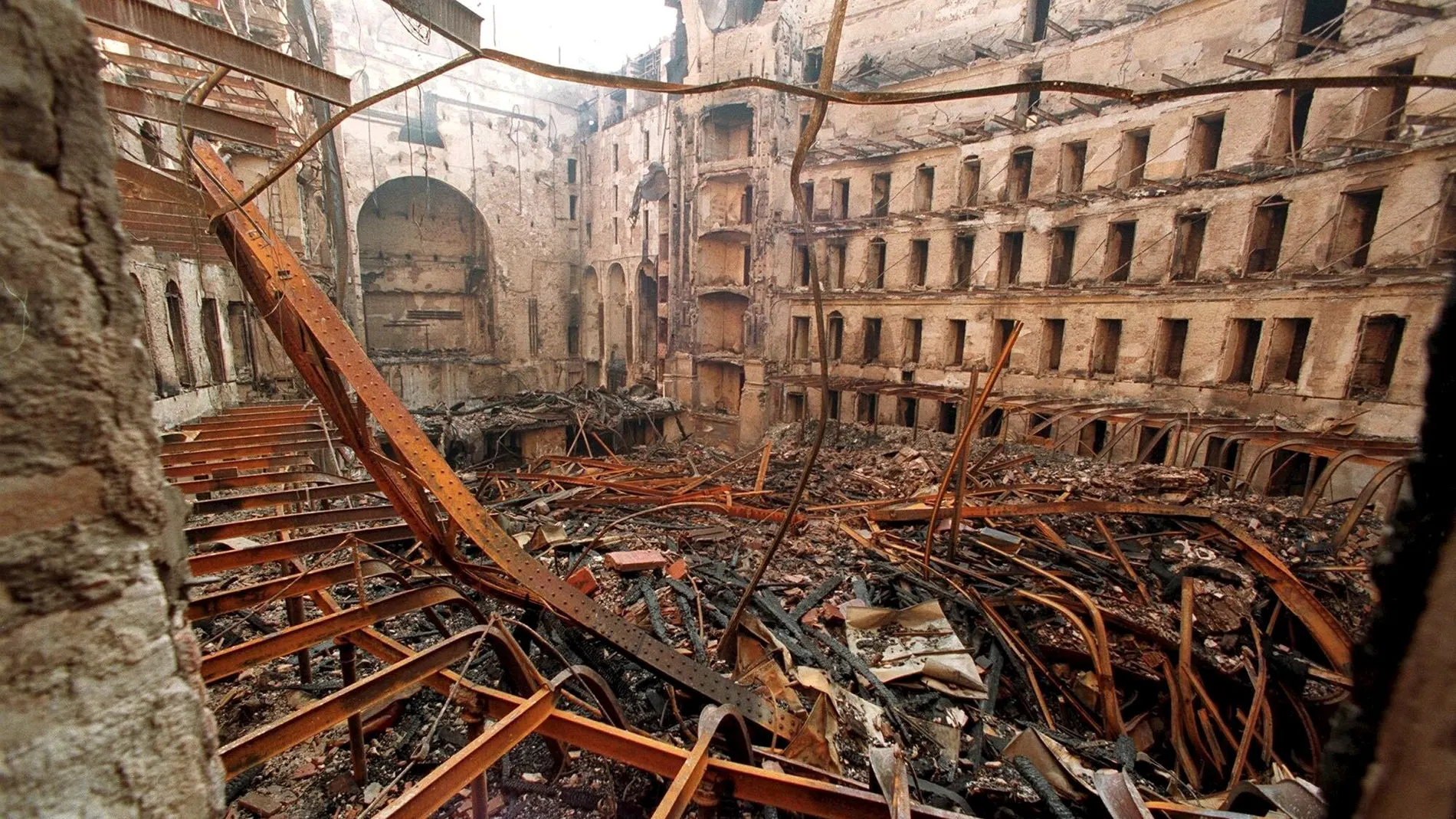 TEATRO LICEO TRAS EL INCENDIO.