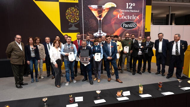Jurado y finalistas de la anterior edición