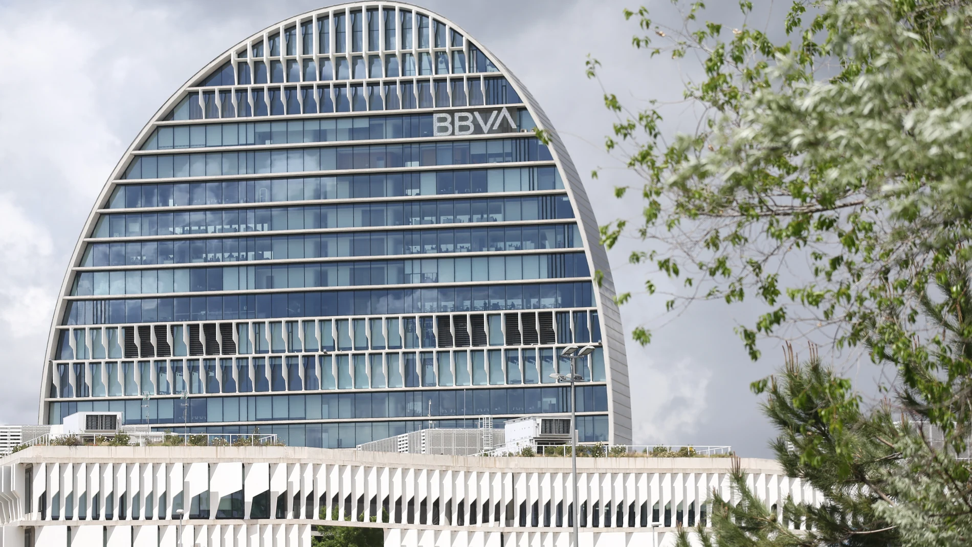 Economía/Bolsa.- BBVA cierra con un alza del 6,2% tras lograr beneficio récord y elevar un 28% dividendo