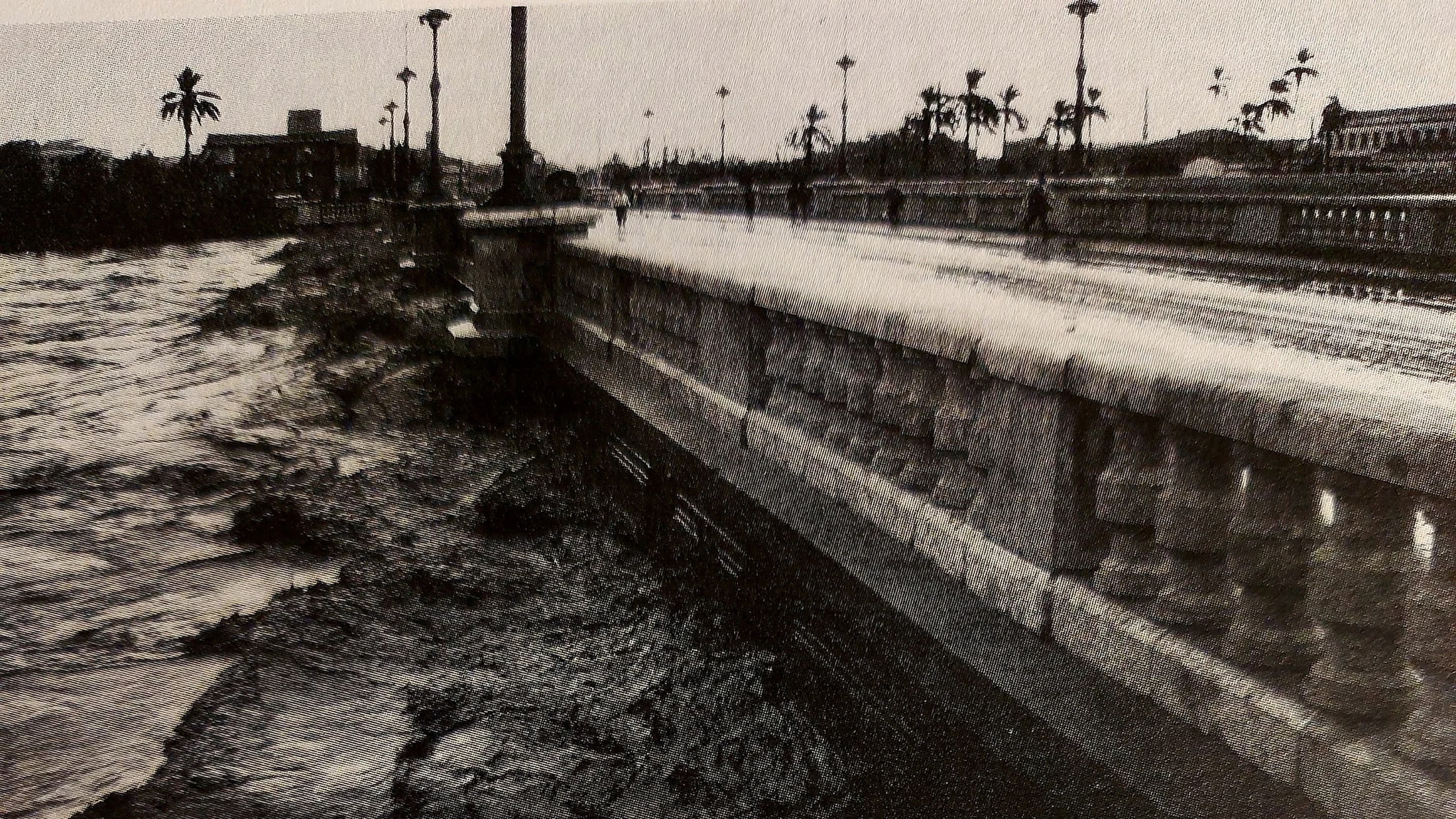 El puente construido en 1909 no soportó la riada del año 57 en Valencia