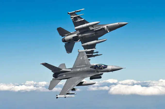 El F-16, uno de los cazas más letales del mundo, cumple, en plena forma, 50 años desde su primer vuelo