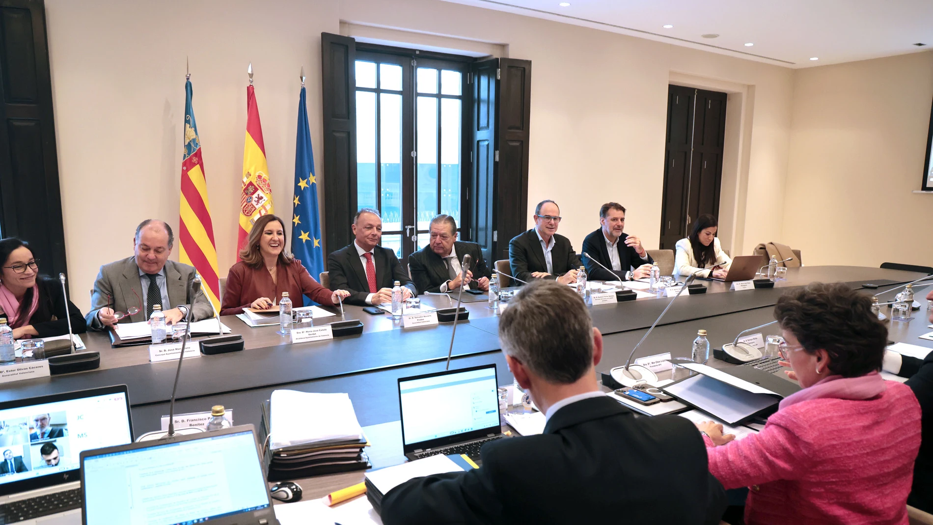 La alcaldesa de Valencia, María José Catalá, ha asistido esta mañana al Consejo de Administración de la APV