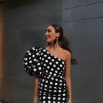 Rocío Osorno con vestido de lunares.