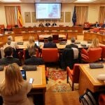 El PP acusa a Sánchez de "dejarse extorsionar" por Puigdemont tras el fiasco de la amnistía