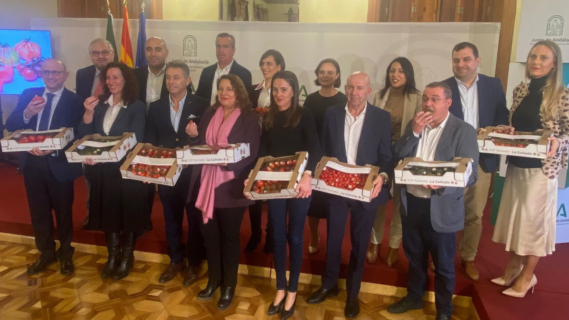 La consejera de Agricultura de la Junta de Andalucía, Carmen Crespo, en un acto de apoyo a la IGP Tomate La Cañada