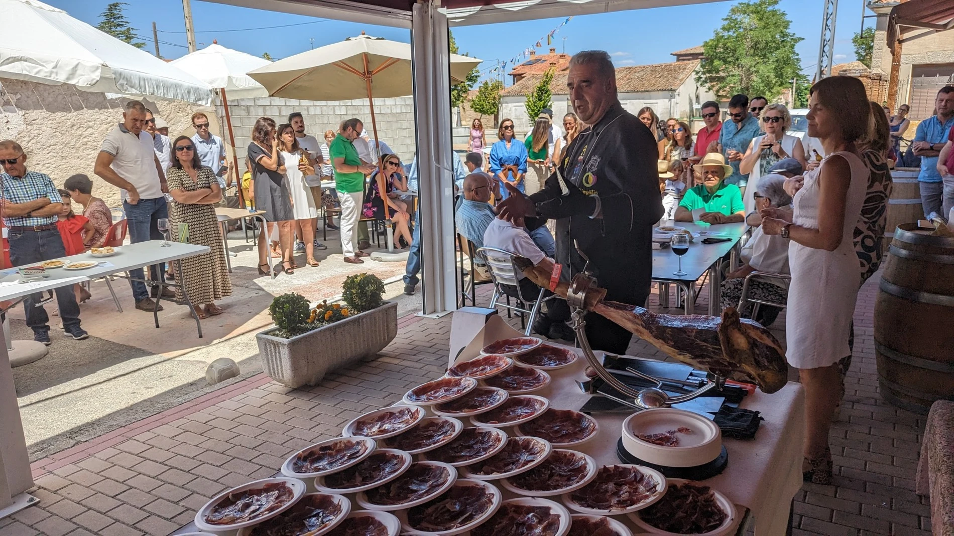 Feria artesanal en un pueblo de Segovia