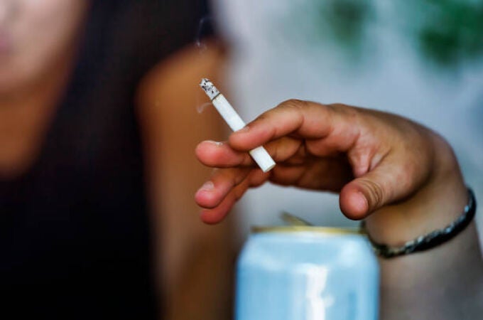 La investigación señala que la carga de mortalidad atribuida al humo ambiental del tabaco “no es despreciable y es totalmente evitable".