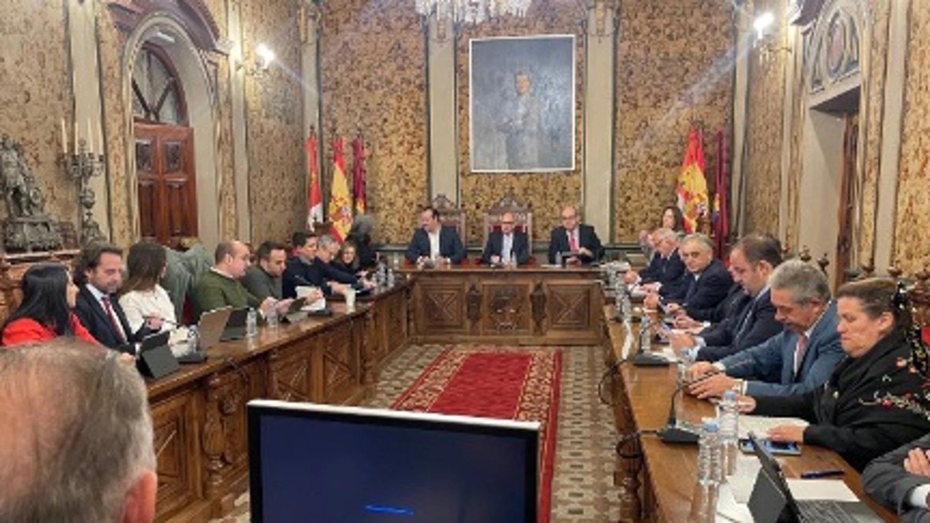 Javier Iglesias preside el pleno de presupuestos de la Diputación de Salamanca