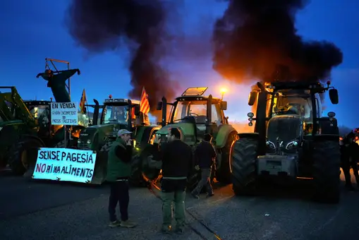Las «protestas del WhatsApp» inundan España de tractores