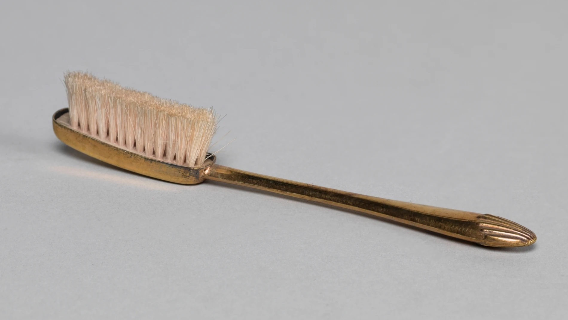 Cepillo de dientes perteneciente al estuche de viaje de Fernando VII