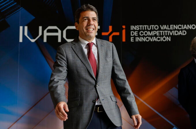 El president de la Generalitat, Carlos Mazón, asiste a la presentación de la nueva marca que integra el Instituto Valenciano de Competitividad Empresarial (IVACE) y la Agencia Valenciana de la Innovación (AVI), dentro del proceso de reestructuración del sector público