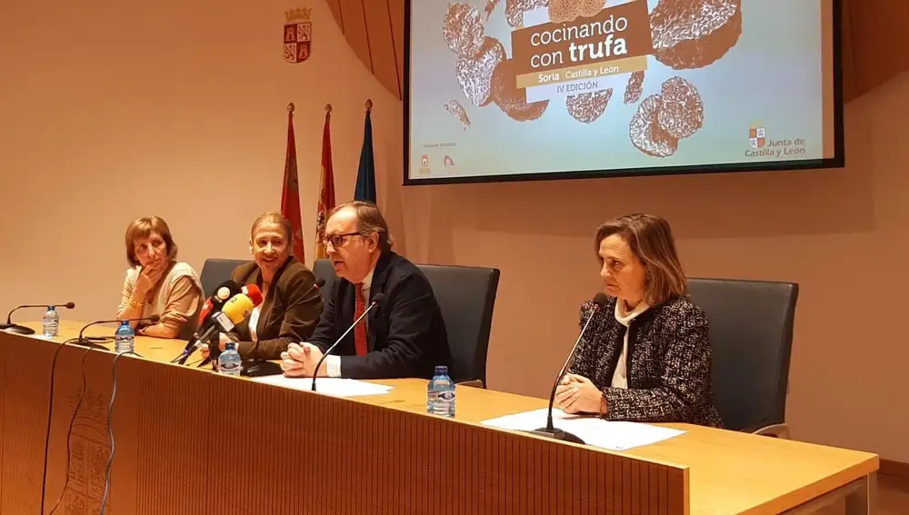 Ángel González Pieras, director general de Turismo, presenta el Concurso