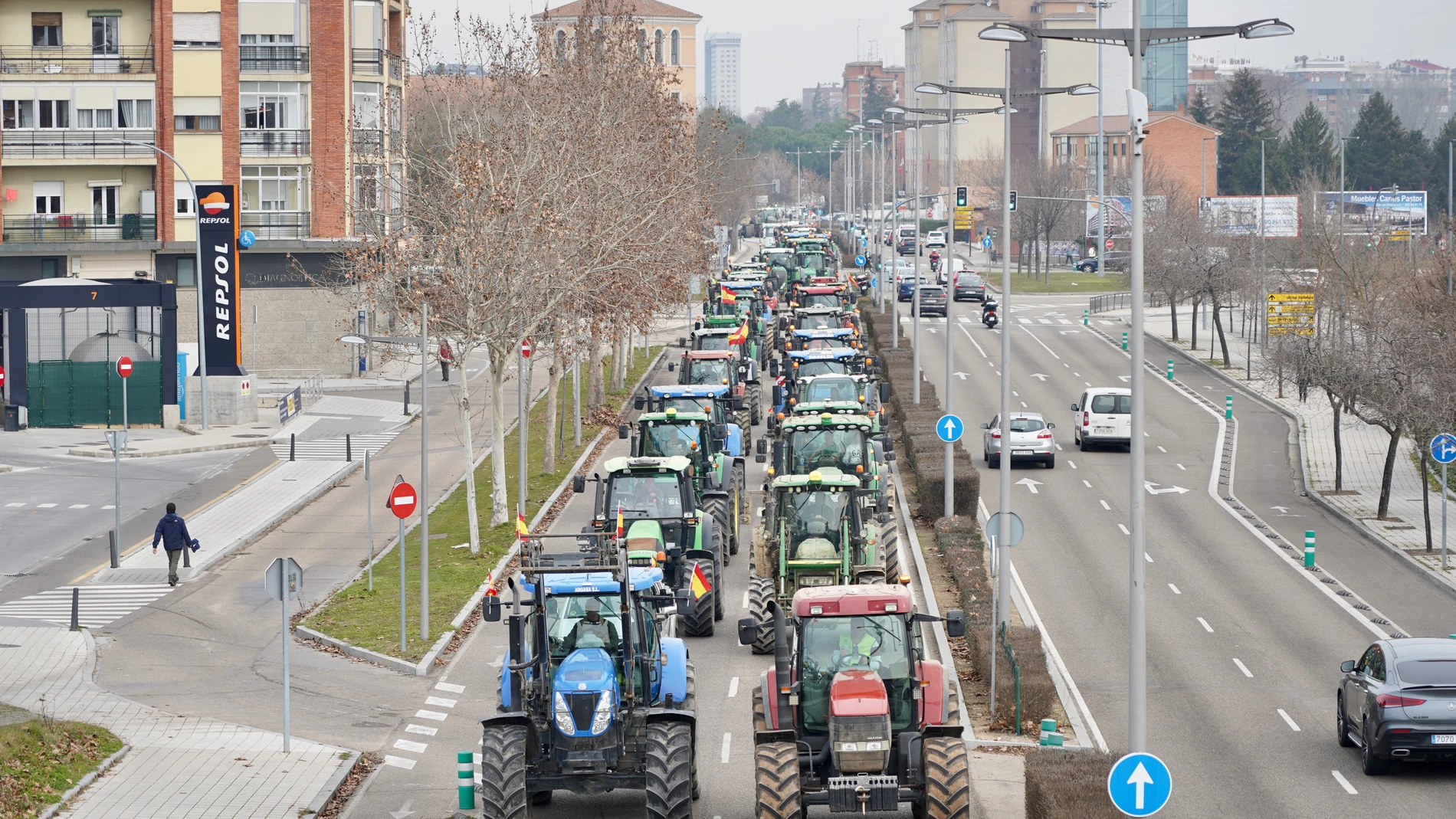 Tractorada por la Avenida de Salamanca de Valladolid