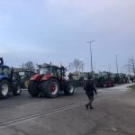 Tractores a las puertas de Mercaolid, en Valladolid