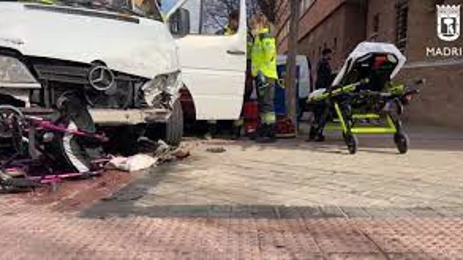 Un conductor sufre un mareo y atropella a dos mujeres en Madrid