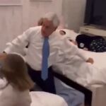 Piñera, recibido como un héroe y recordado por su tierno vídeo en el que "peleaba" con sus nietos