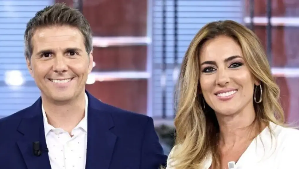 Fernando Díaz de la Guardia y Verónica Dulanto, presentadores de 'Cuatro al día'